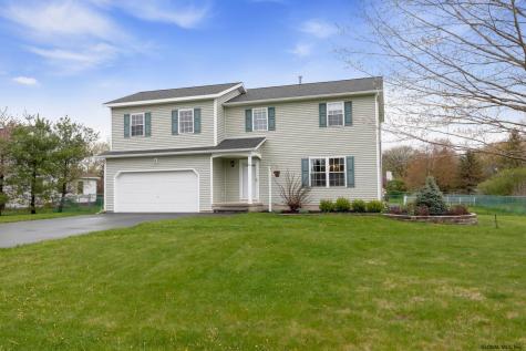 20 Sanford Place Altamont NY 12009