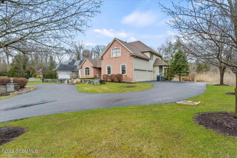 200 Agostino Avenue Niskayuna NY 12309