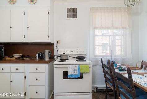 264 Lenox Avenue Albany NY 12208