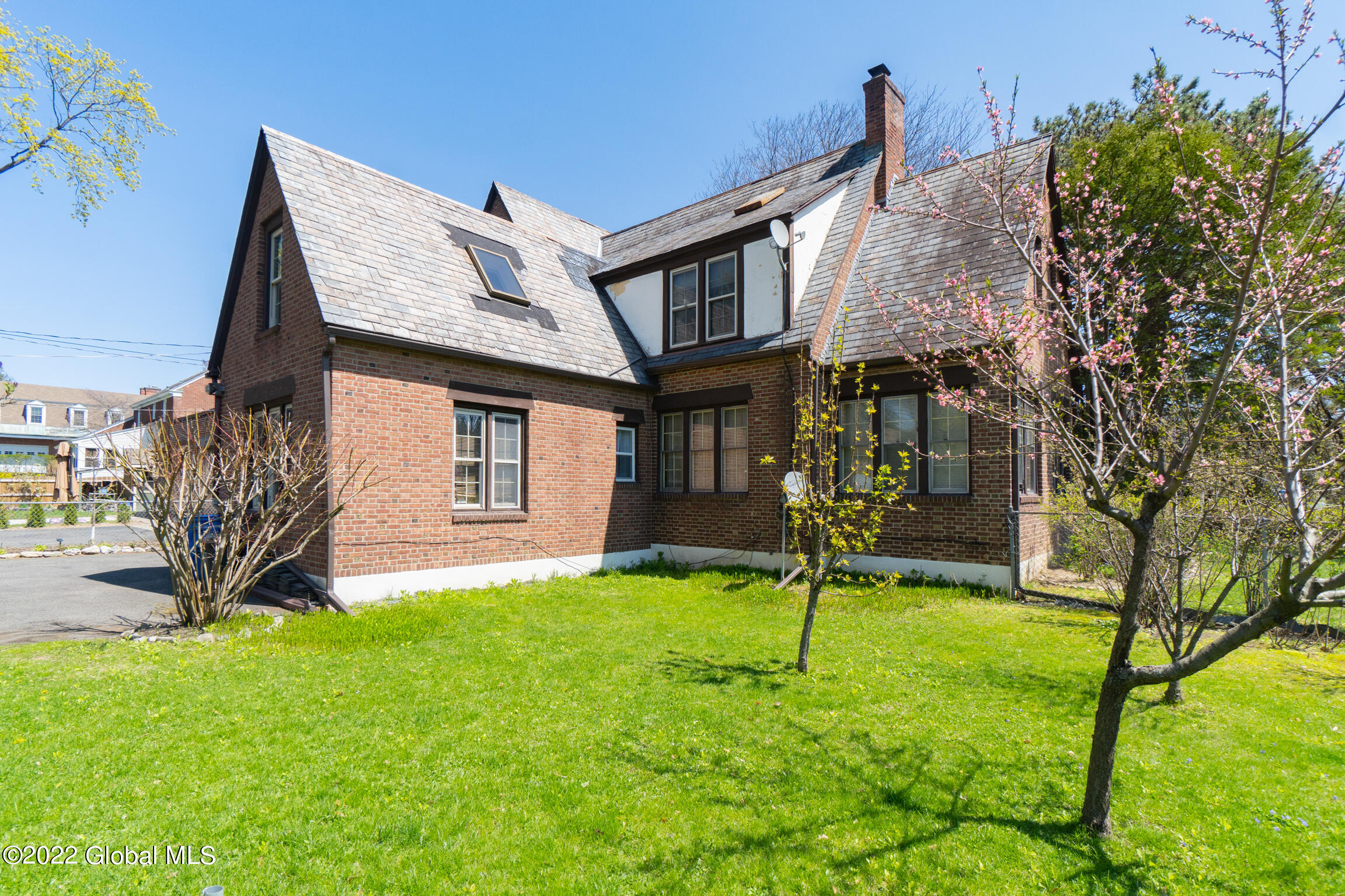 264 Lenox Avenue Albany NY 12208
