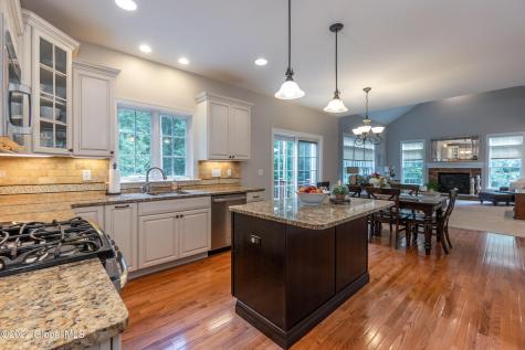 85 Chatsworth Way Clifton Park NY 12065