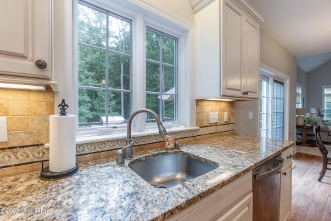 85 Chatsworth Way Clifton Park NY 12065