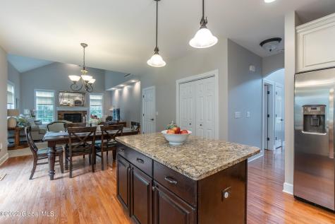 85 Chatsworth Way Clifton Park NY 12065