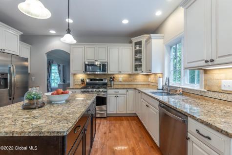 85 Chatsworth Way Clifton Park NY 12065