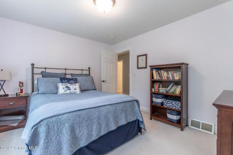 85 Chatsworth Way Clifton Park NY 12065