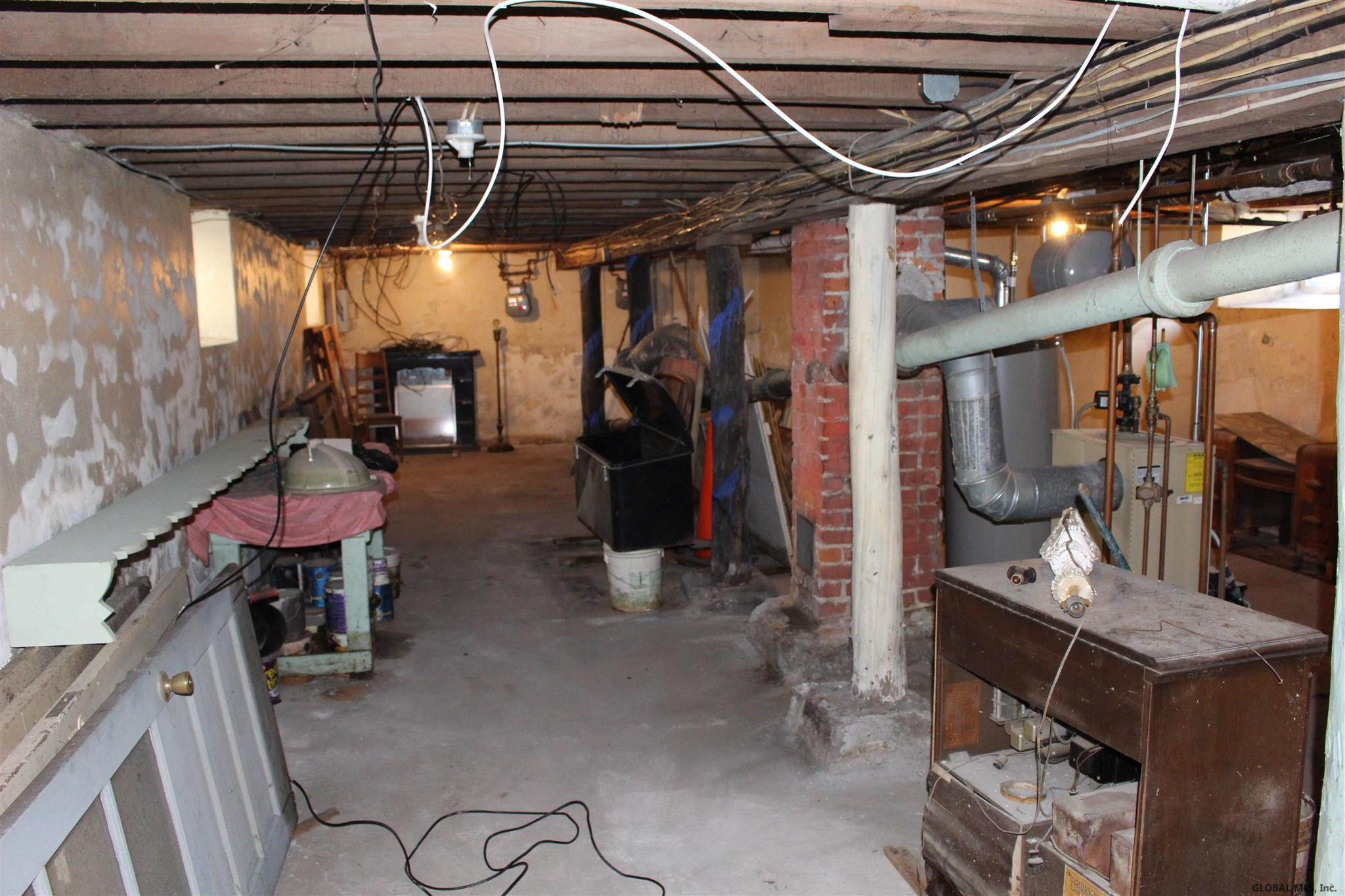 32 Milton Avenue Amsterdam NY 12010