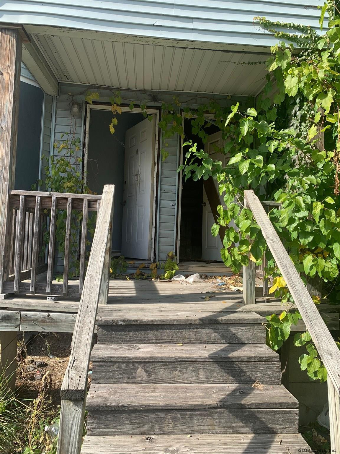 28 Steuben Street Schenectady NY 12307